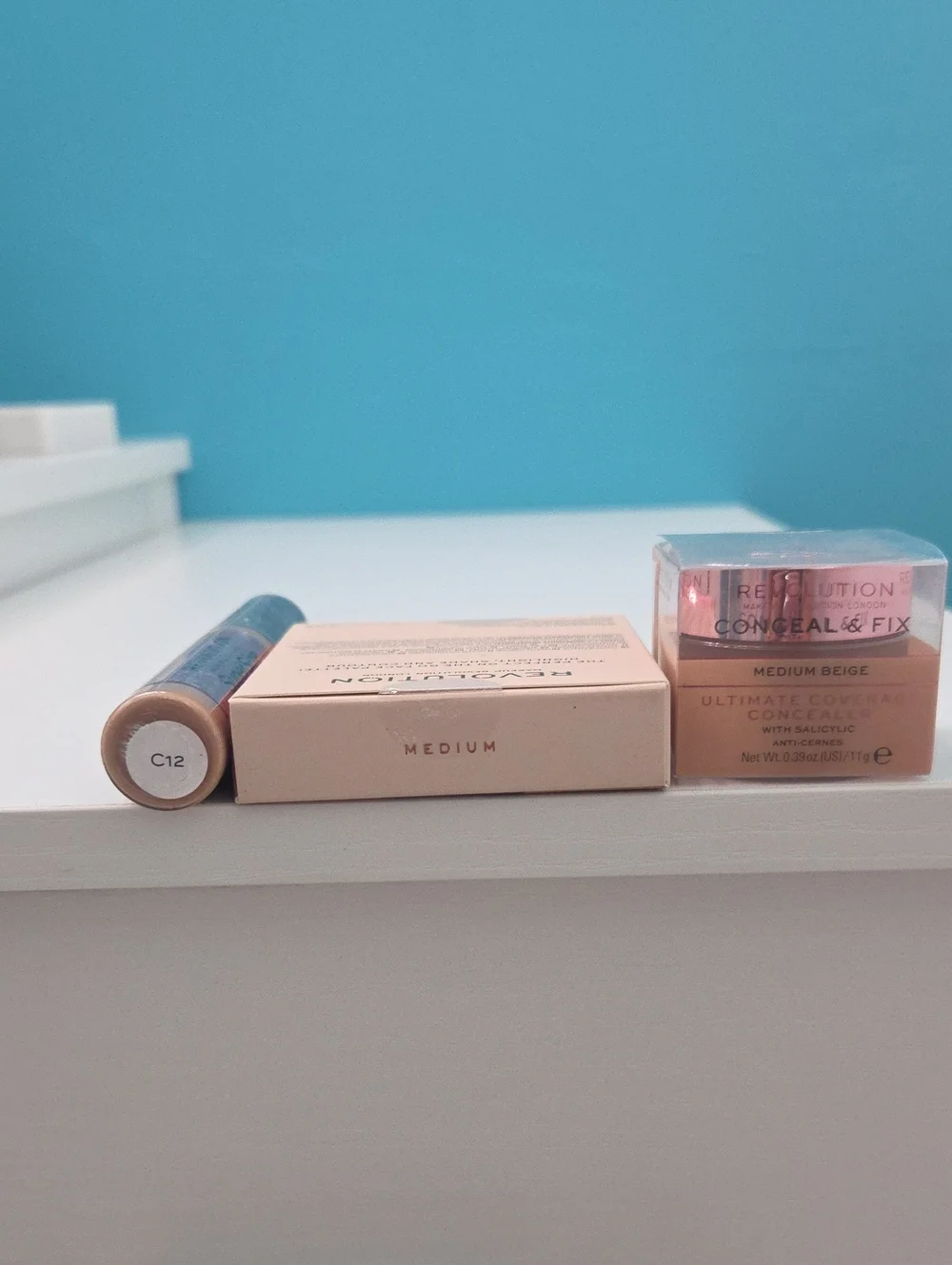 Revolution Makeup Conceal & Contour Set — Medium Beige, Rose Gold, Pink